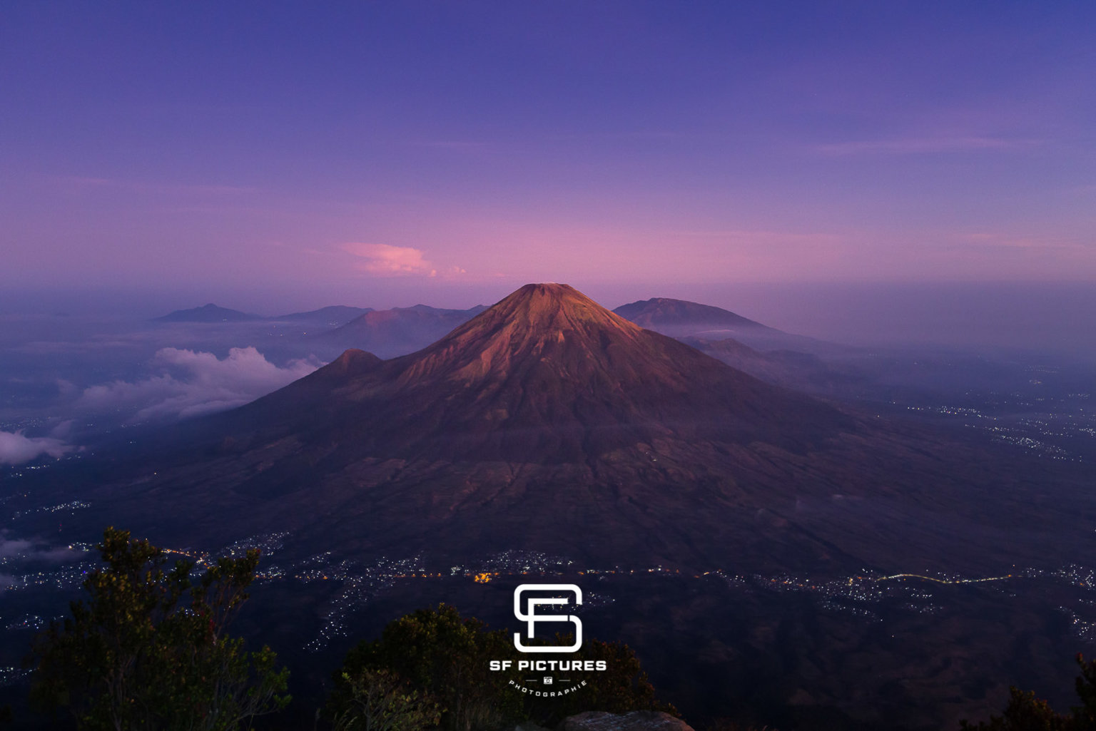 Volcan Sundoro depuis le Sumbing, Java, Indonésie
