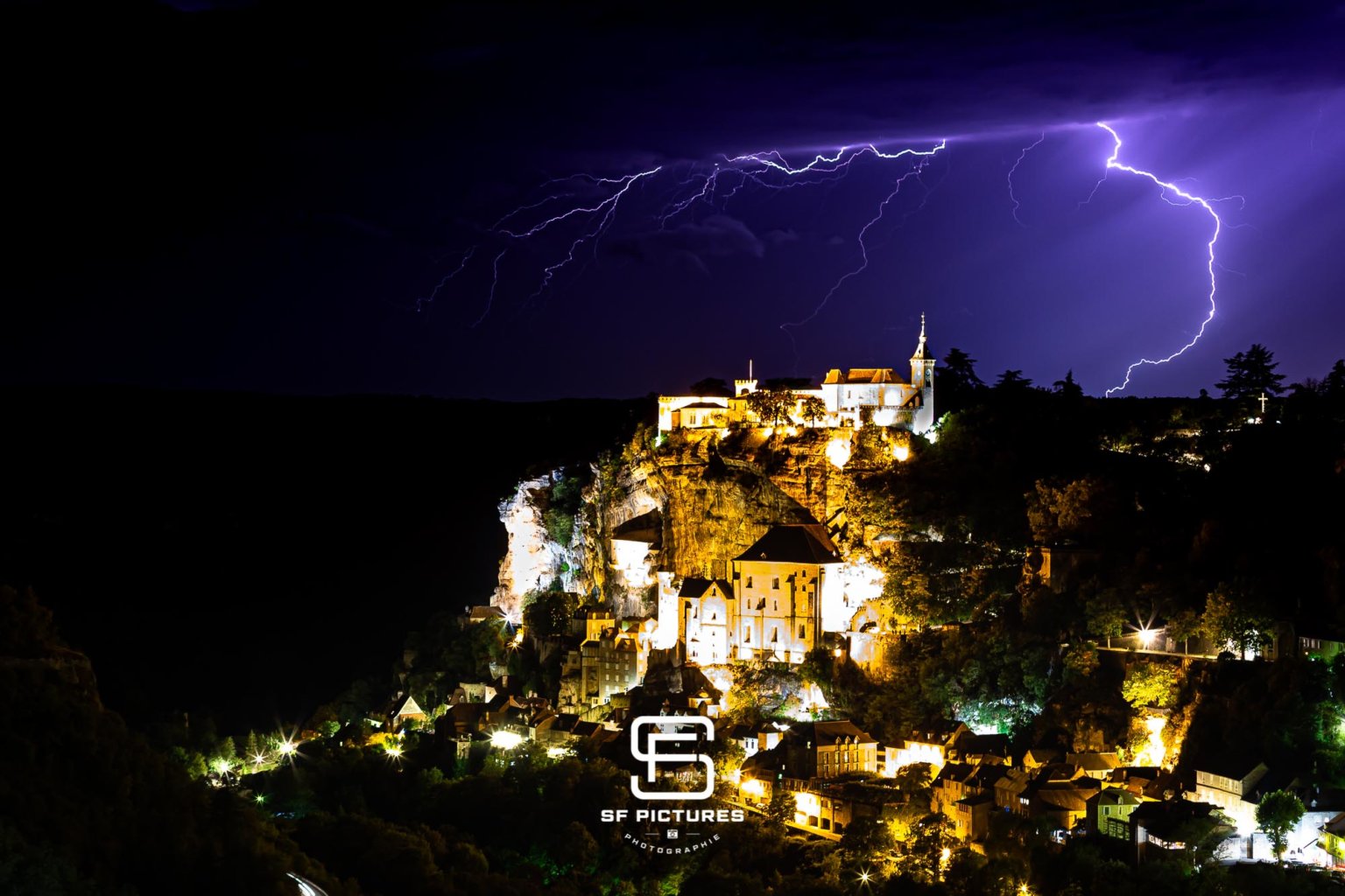 Orage à Rocamadour, Lot, France