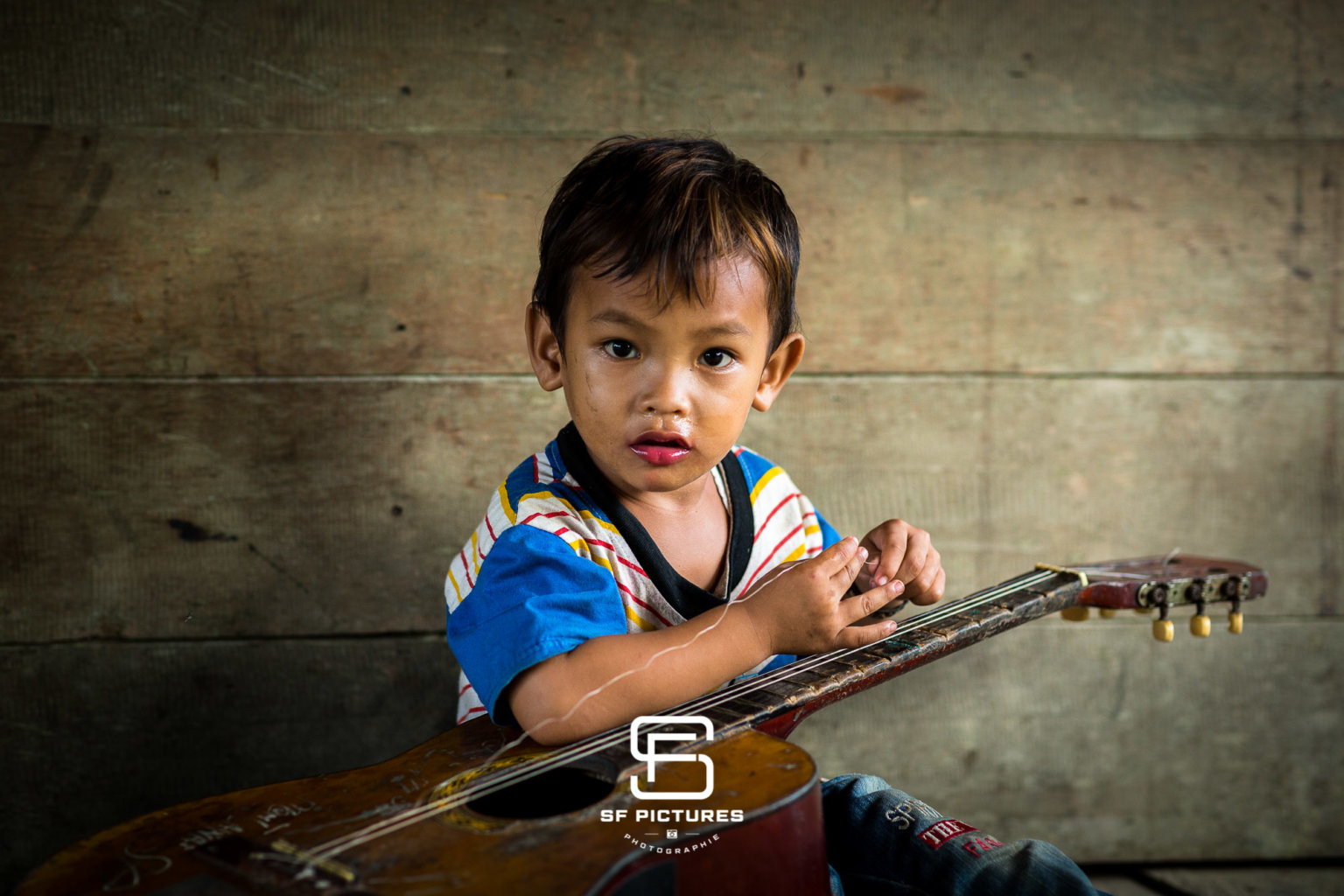 Accordage, Iles Mentawai, Sumatra, Indonésie