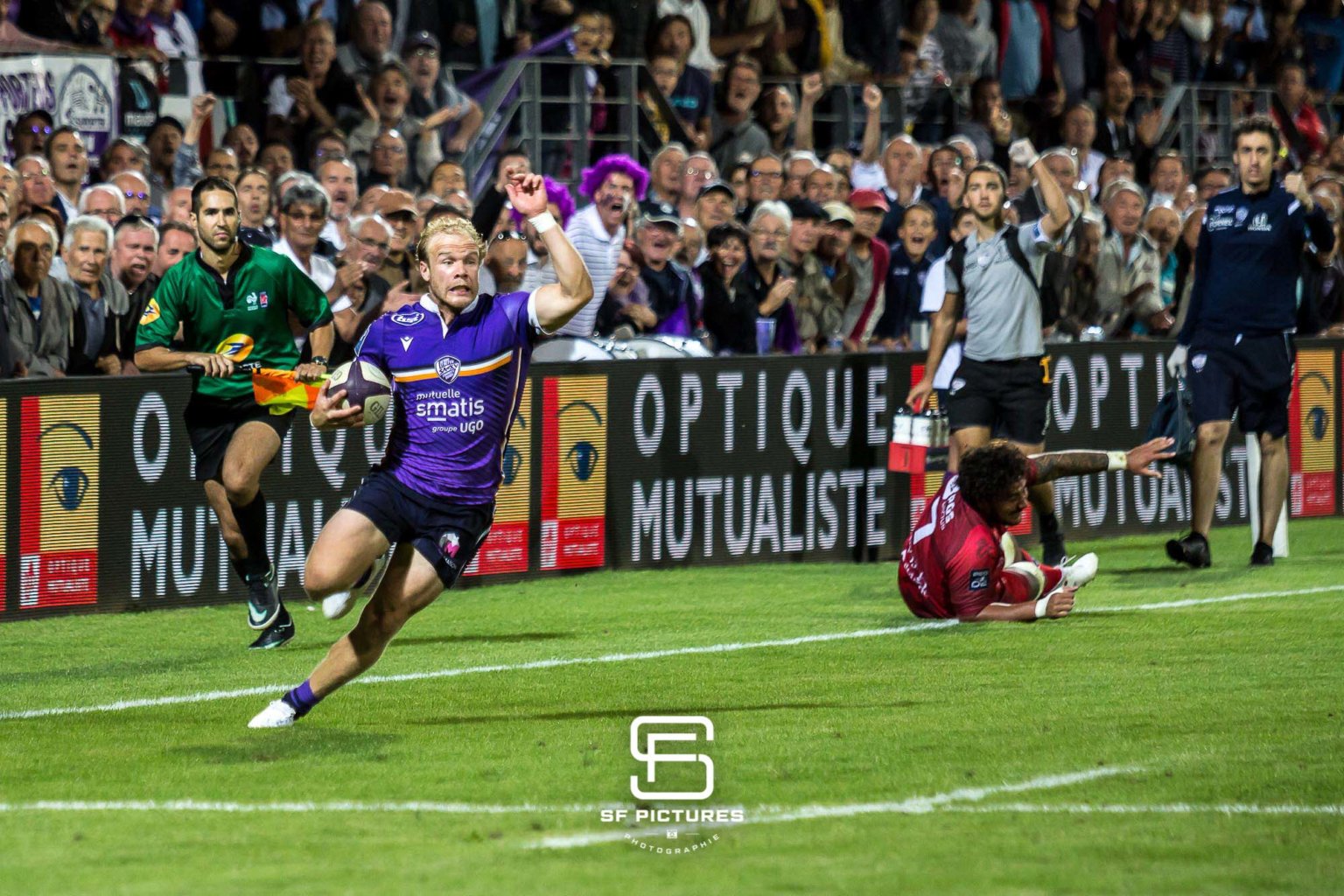 Adrien Ayestaran pour l&#039;agence Encore Design &amp; Communication